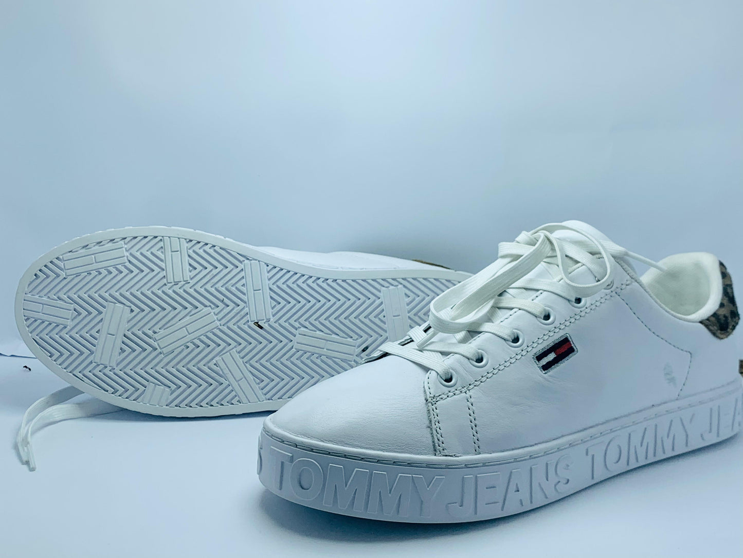 Tommy Jeans White Sneakers,  Size: EUR 41 / UK 7 / PAK 7