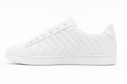 GUESS Quilted Low-Top Sneakers (White / Lace-Up)-Size: EU: 42 PK: 8